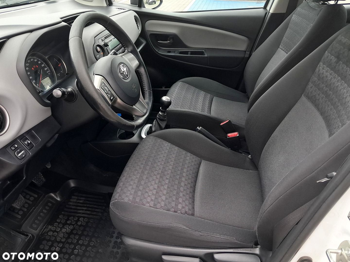 Toyota Yaris - 14