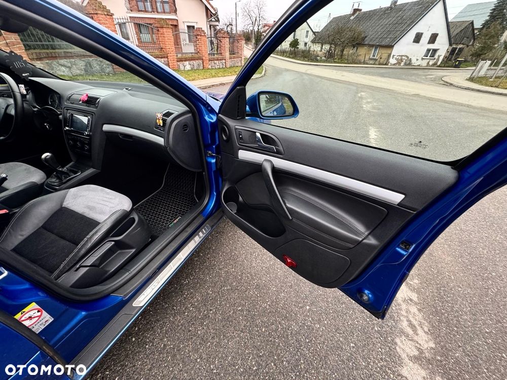 Skoda Octavia 2.0 TDI DPF RS - 30