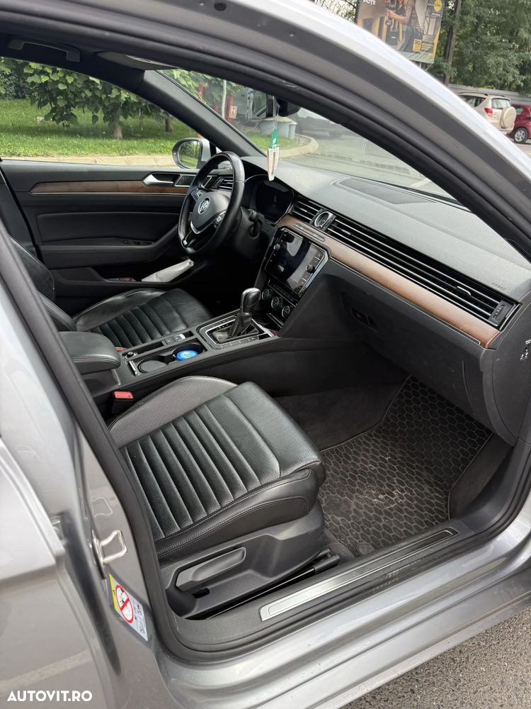 Volkswagen Passat 2.0 TDI DSG 4Motion Highline - 15