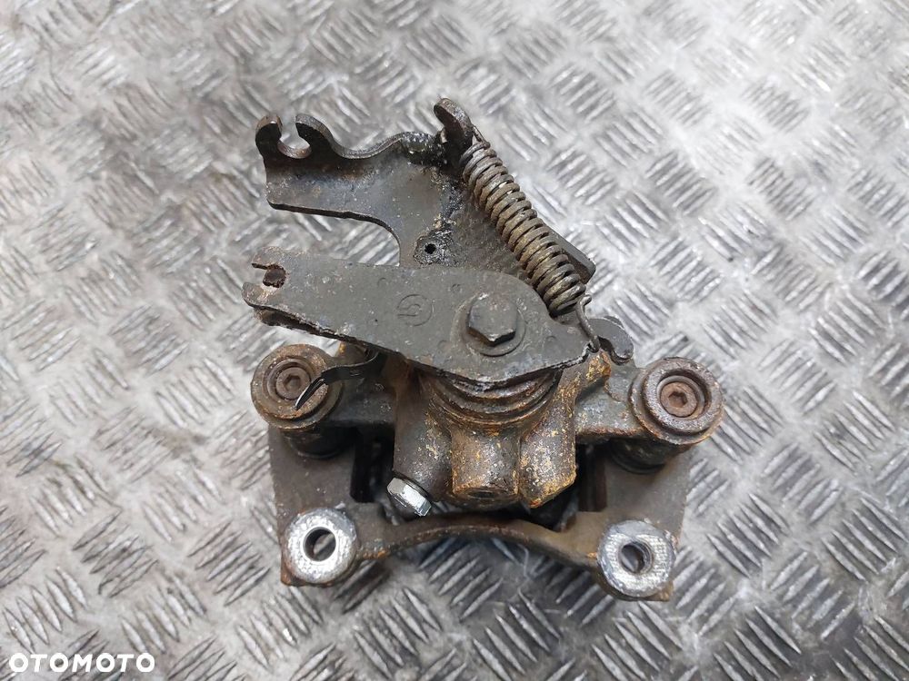 ZACISK HAMULCOWY LEWY TYŁ USZKODZONY DO REGENERACJI IVECO DAILY IV - 5