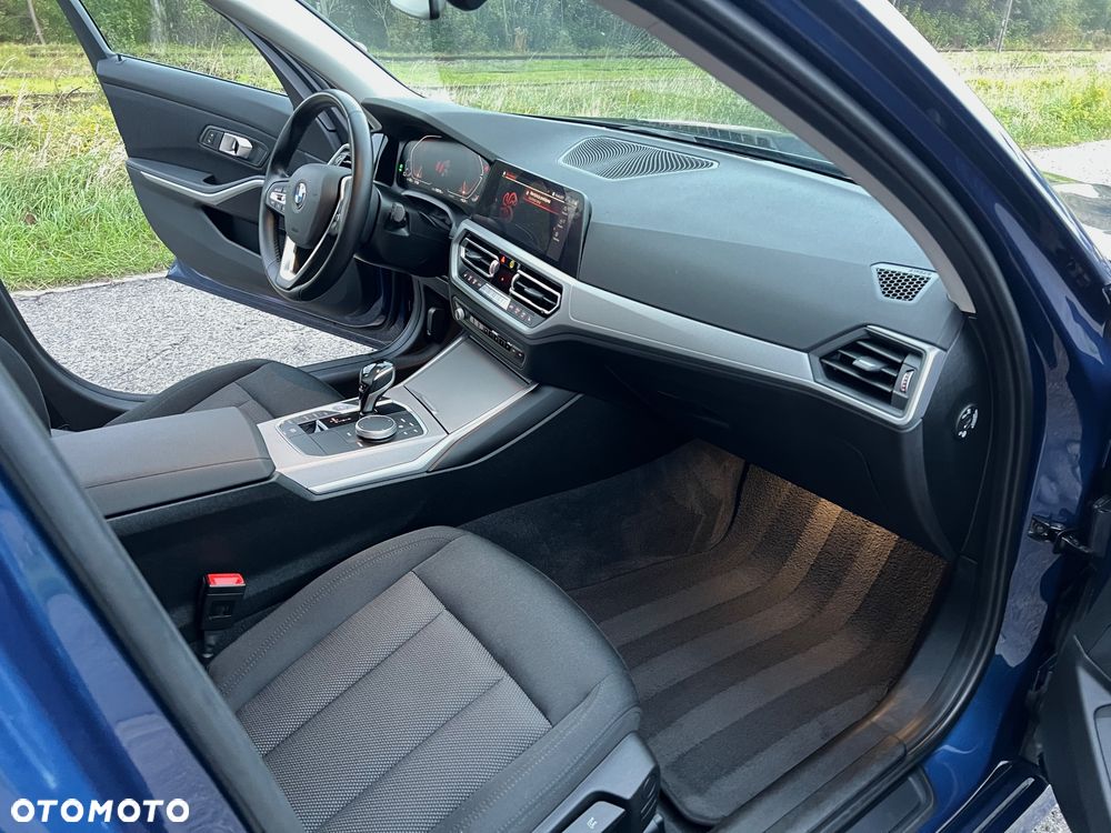 BMW Seria 3 - 23