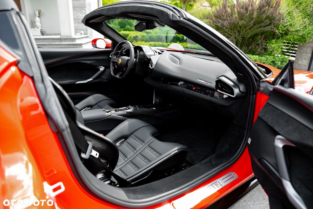 Ferrari 296 GTS - 32