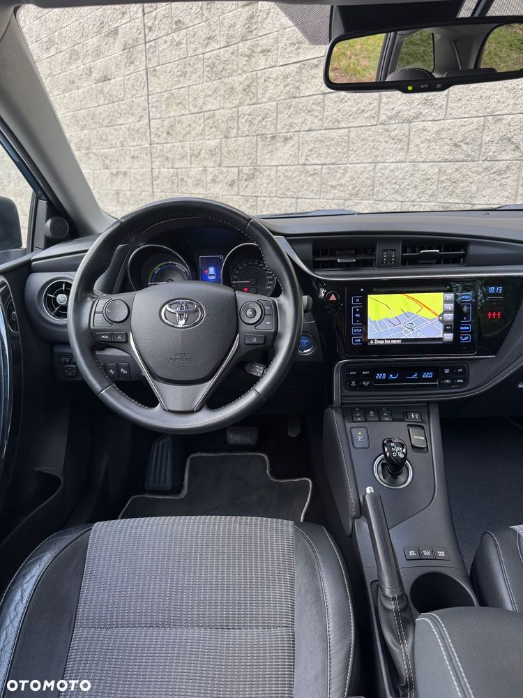 Toyota Auris Hybrid 135 Prestige - 11