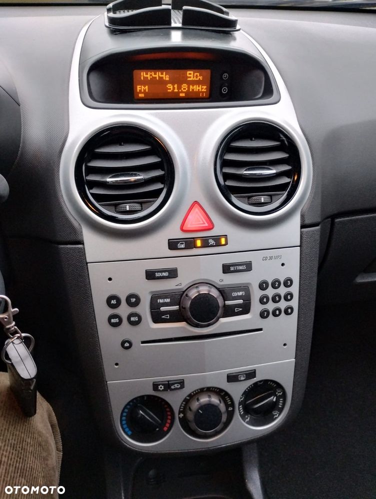 Opel Corsa 1.2 16V Innovation - 9