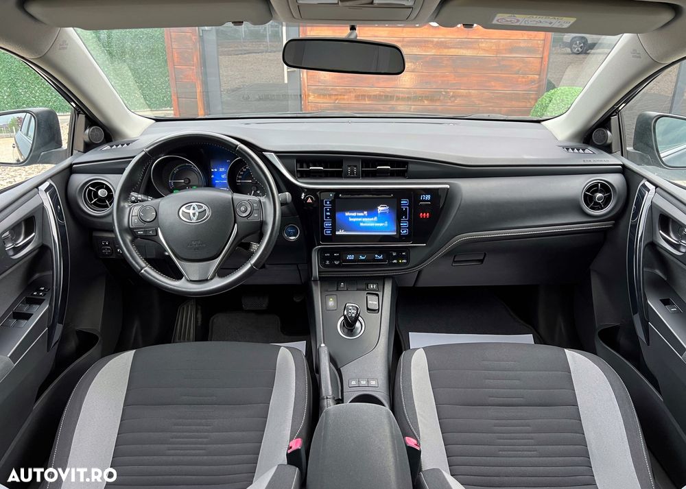 Toyota Auris 1.8 VVT-i Automatik Executive - 3
