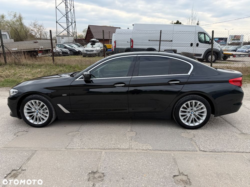 BMW Seria 5 530d xDrive Luxury Line - 11