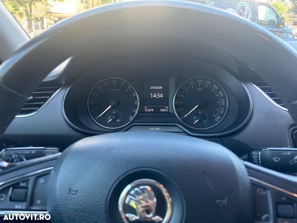 Skoda Octavia 1.6 TDI AMBITION - 6