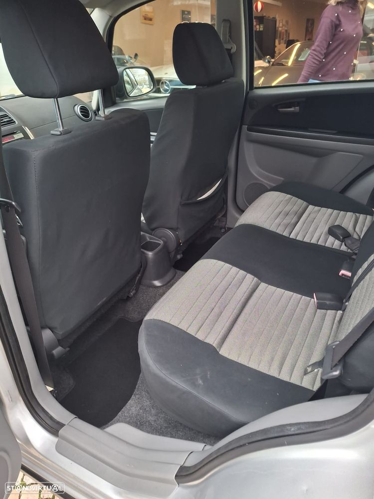 Suzuki SX4 - 11