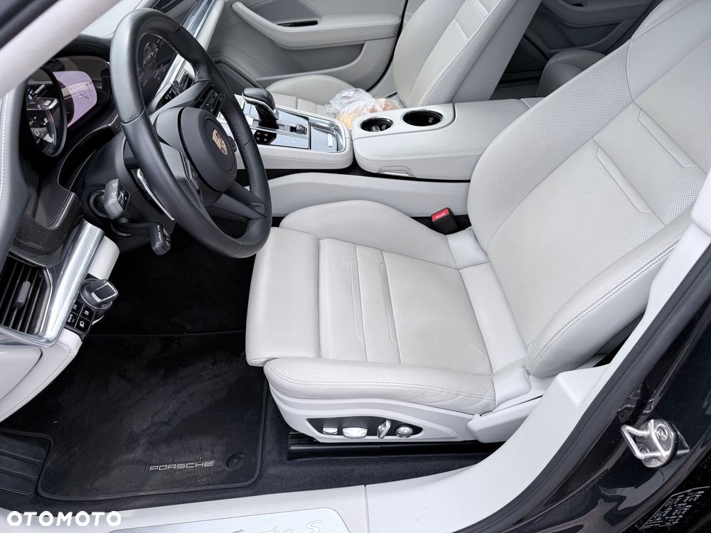Porsche Panamera Turbo Executive - 25