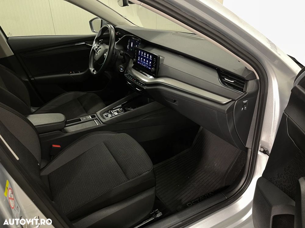 Skoda Octavia 2.0 TDI DSG Ambition - 10