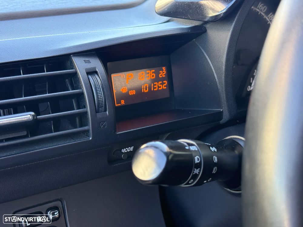 Toyota iQ 1.33 VVT-i 2 MultiDrive EP+NAVI+Bluetooth - 14