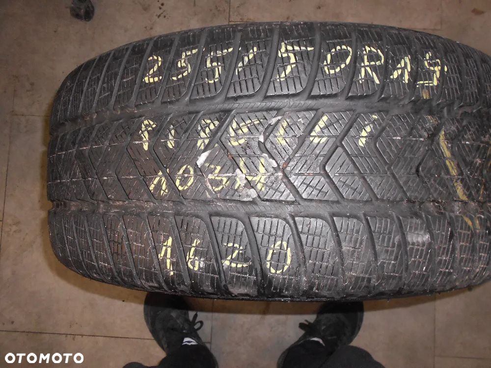 OPONA POJEDYNKA 255/50R19 PIRELLI SCORPION WINTER AO SEAL DOT 1620 7.7MM - 1