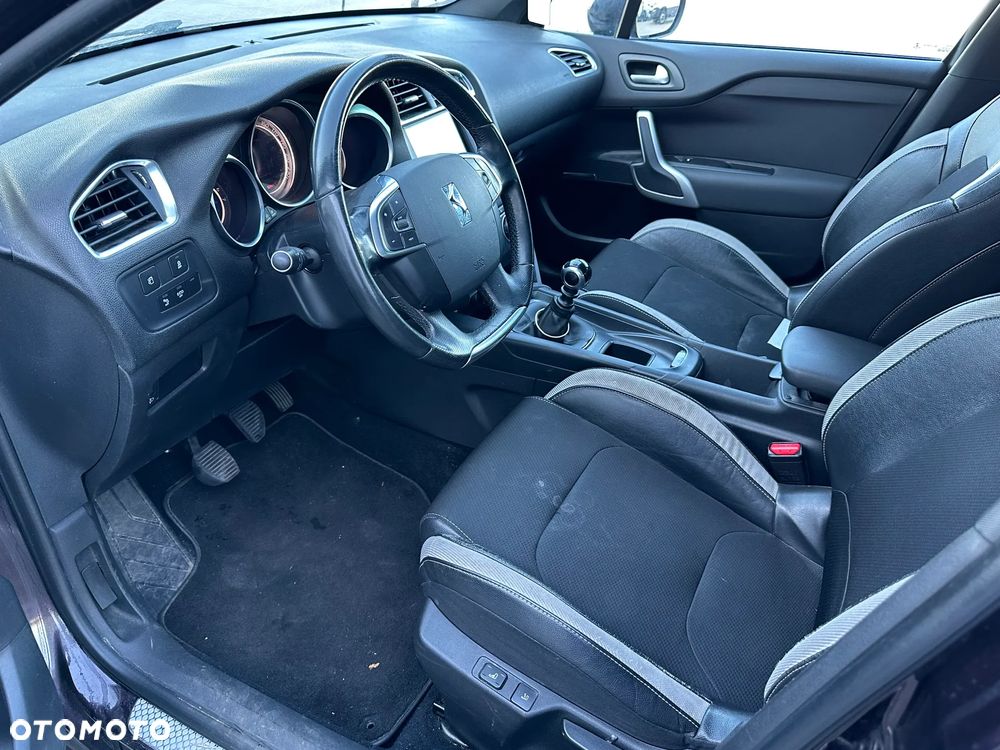 Citroën DS4 e-HDi 115 Chic - 9