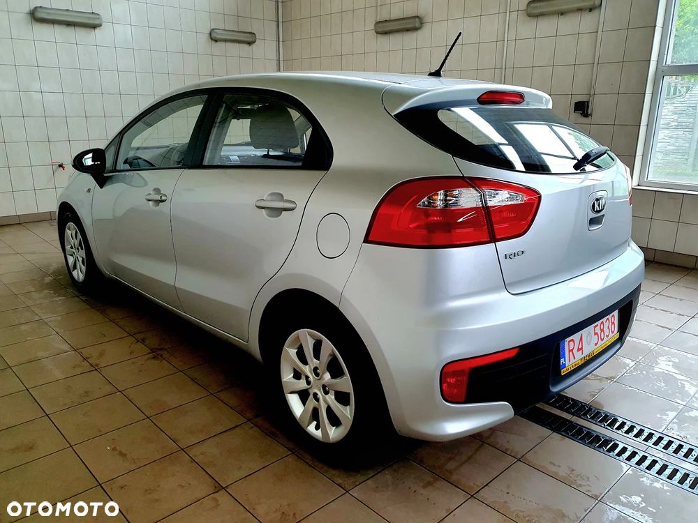 Kia Rio 1.2 L - 3