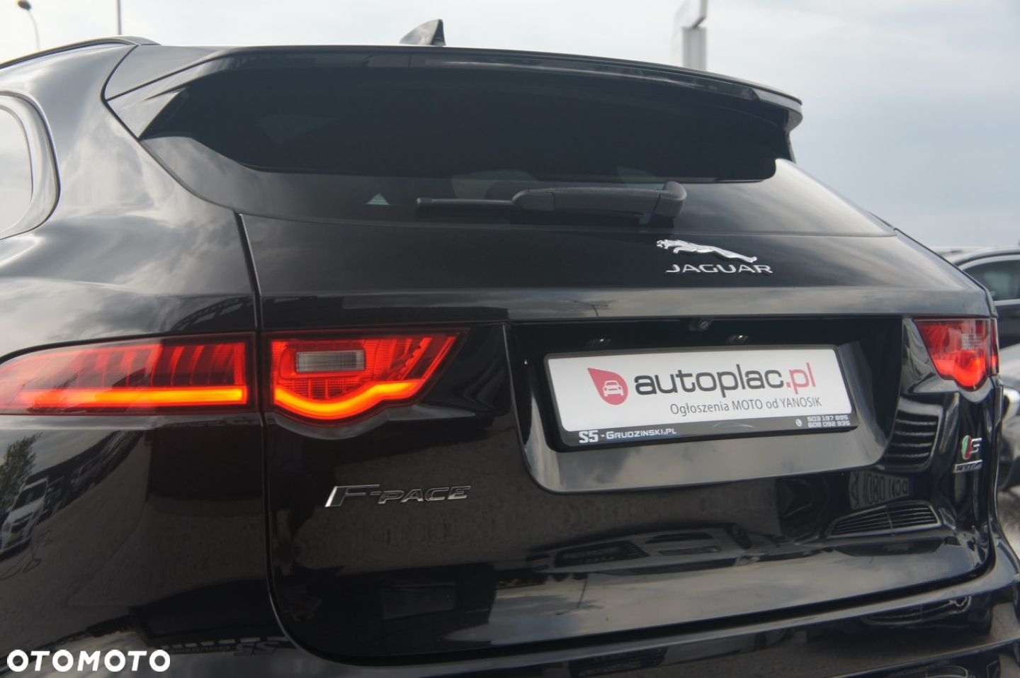 Jaguar F-Pace - 7