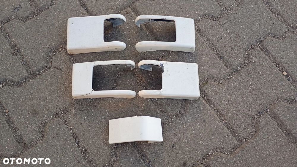 F.VAT Fiat Scudo 07-16 Zaślepka osłona zawiasu drzwi tylnych Peugeot Expert 07-16 nakładka zawiasu drzwi tylnych - 1