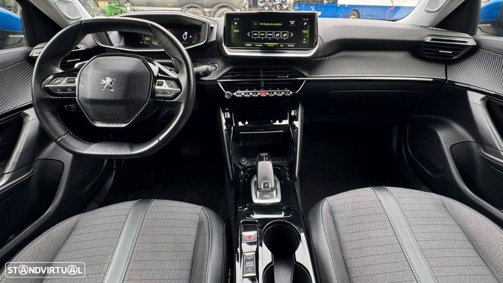 Peugeot 2008 1.5 BlueHDi Allure EAT8 - 21