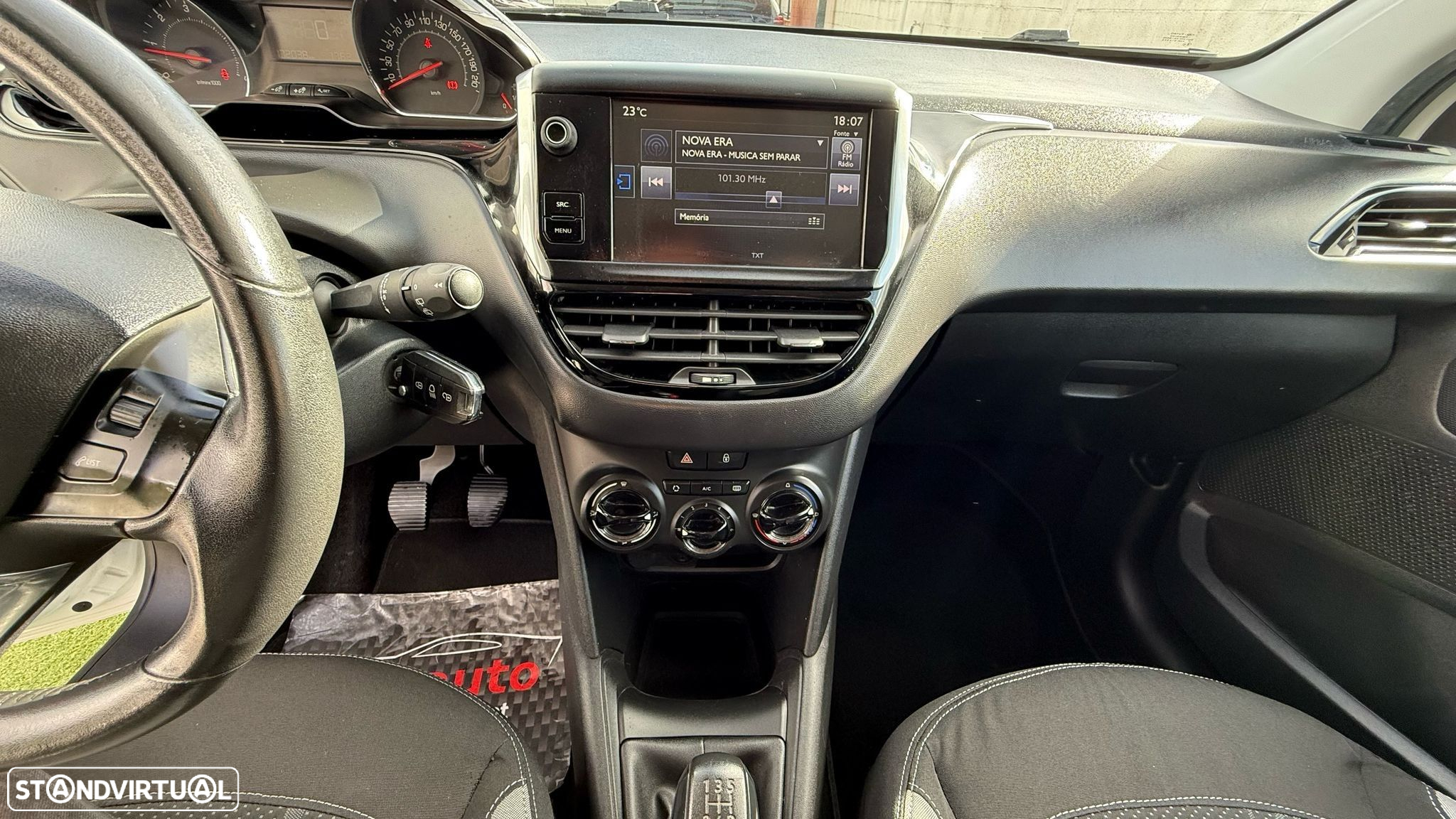 Peugeot 208 1.4 HDi Active - 26