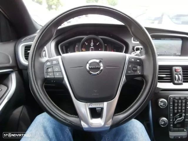 Volvo V40 2.0 D2 R-Design - 24