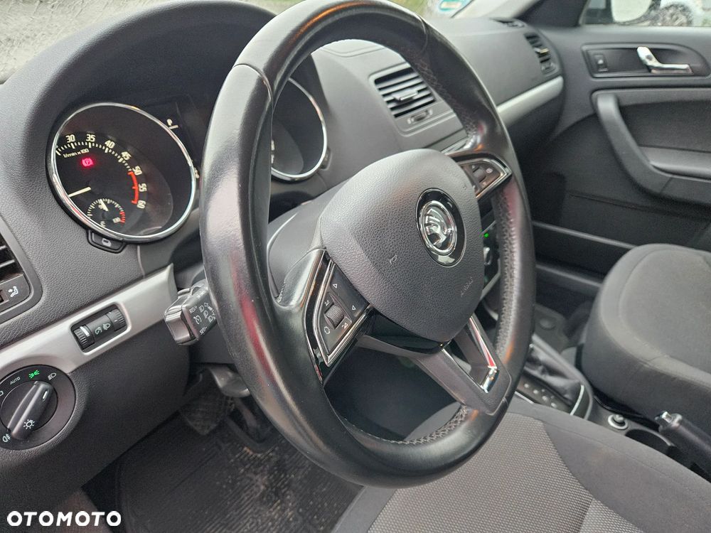 Skoda Yeti 2.0 TDI SCR 4x4 Ambition DSG - 17