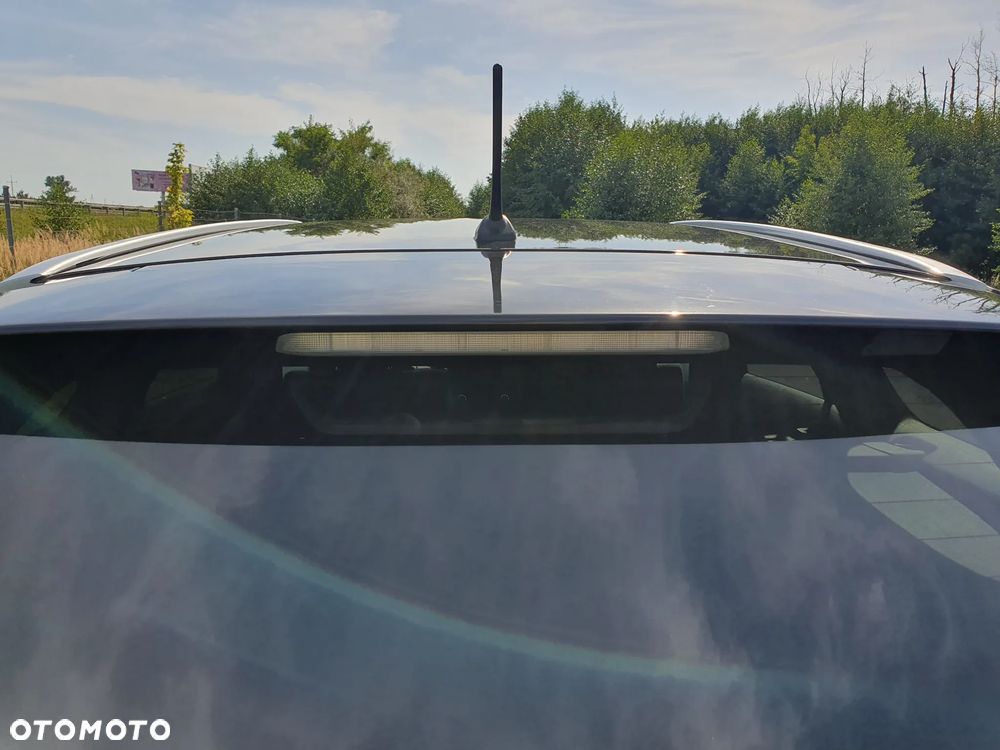 Toyota Avensis 1.8 Sol plus NAVI - 25
