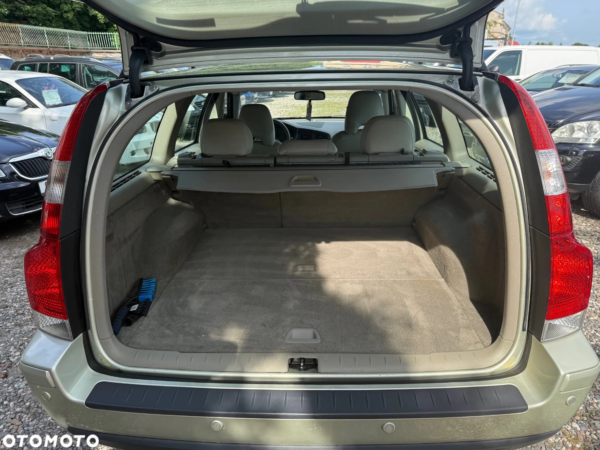 Volvo V70 2.4 Premium - 9