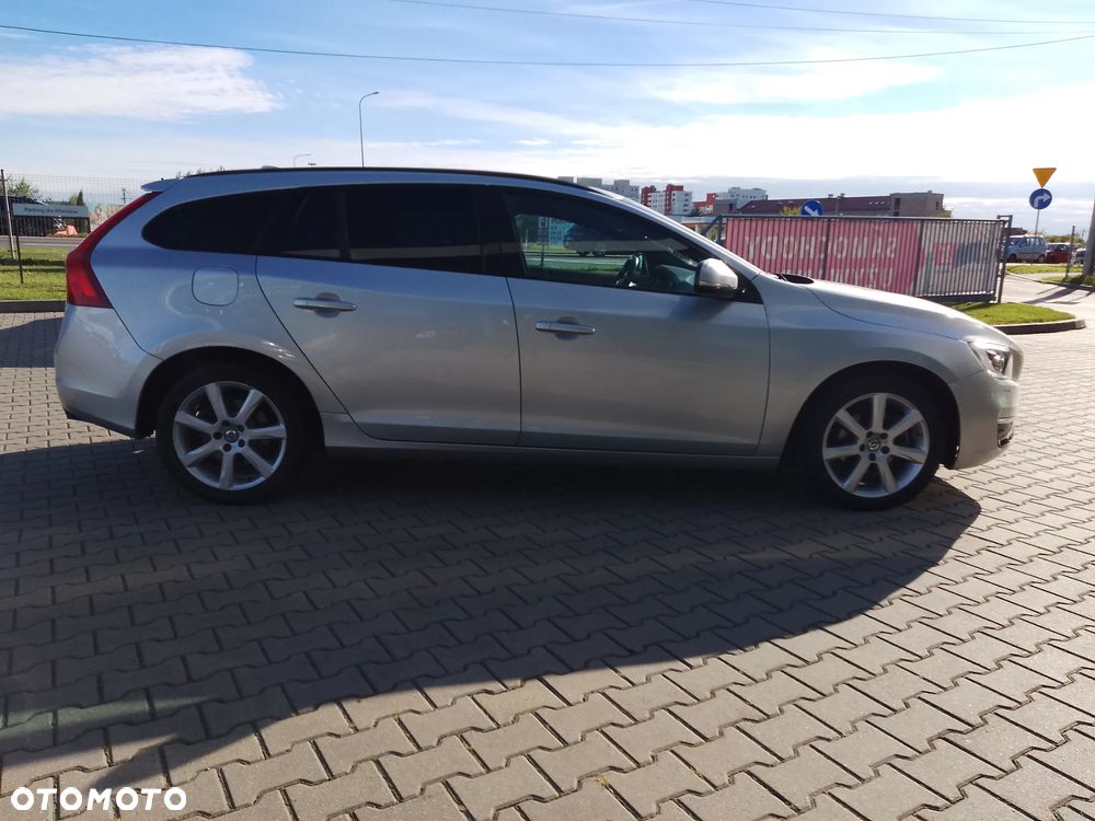 Volvo V60 D3 Geartronic Kinetic - 4