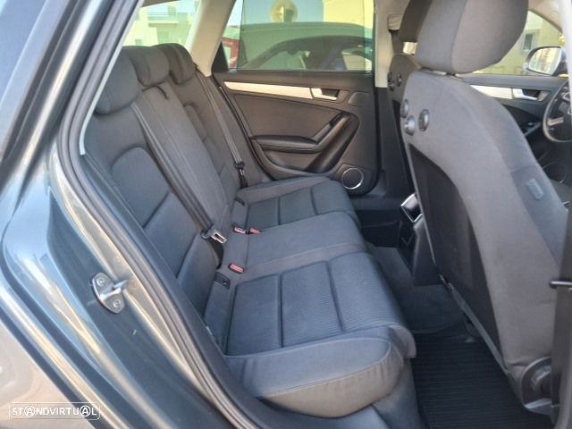 Audi A4 Avant 2.0 TDI Advance - 36