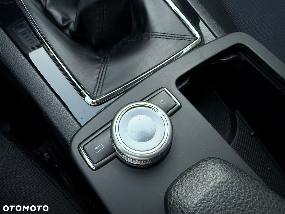 Mercedes-Benz Klasa C 180 K BlueEff Classic - 27