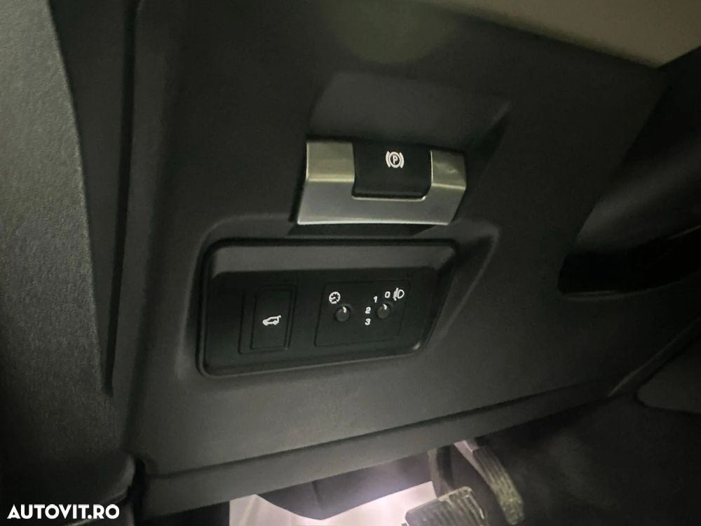 Land Rover Discovery Sport 2.0 D180 MHEV HSE - 14