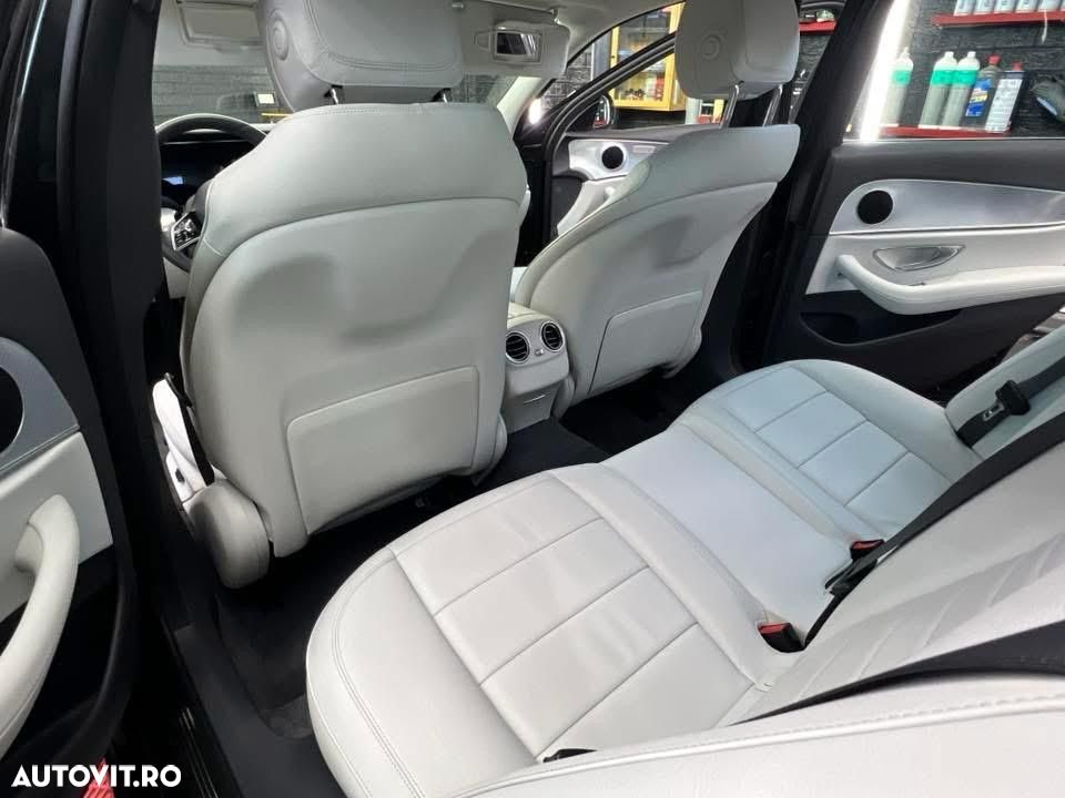 Mercedes-Benz E 300 4MATIC 9G-TRONIC - 3