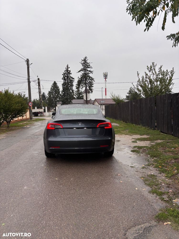 Tesla Model 3 Standard Reichweite Plus Hinterradantrieb - 4
