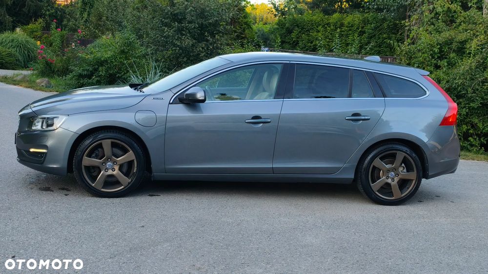 Volvo V60 D6 AWD Plug-in Hybrid Summum - 8