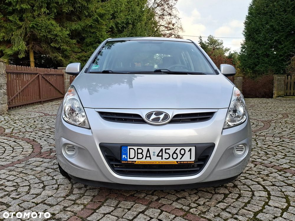 Hyundai i20 1.2 UEFA EURO 2012 Edition - 9