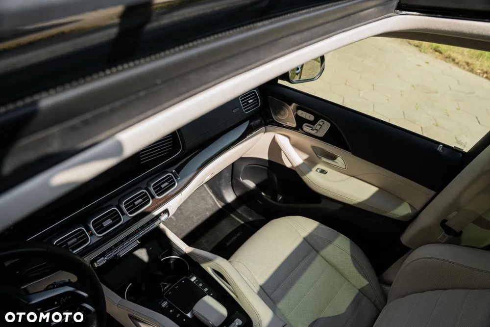 Mercedes-Benz GLS - 28