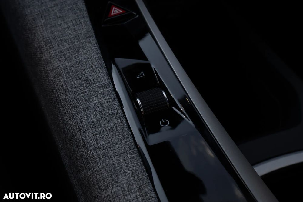 Peugeot 3008 1.2 Hybrid 145 e-DCS6 Allure - 28