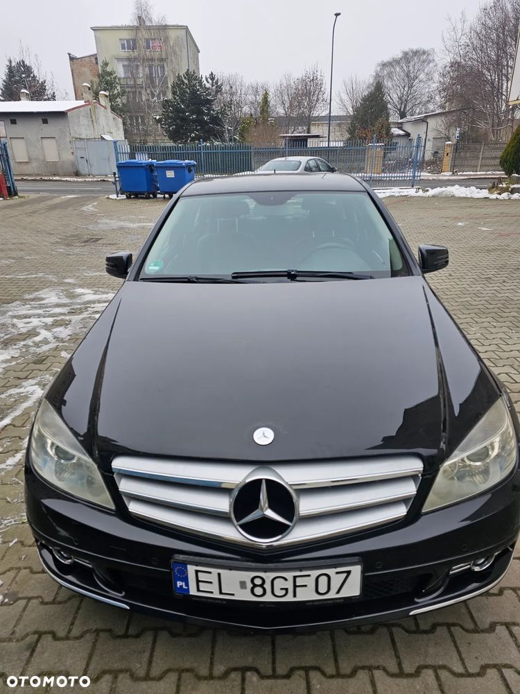 Mercedes-Benz Klasa C 180 CGI BlueEFFICIENCY Avantgarde - 1