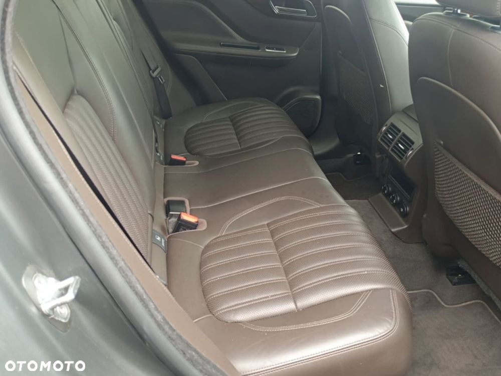 Jaguar F-Pace - 24