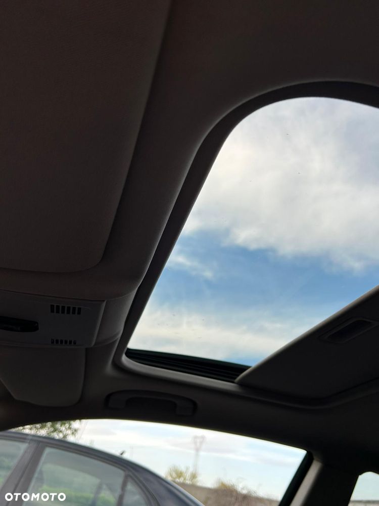 BMW Seria 3 330i xDrive - 12