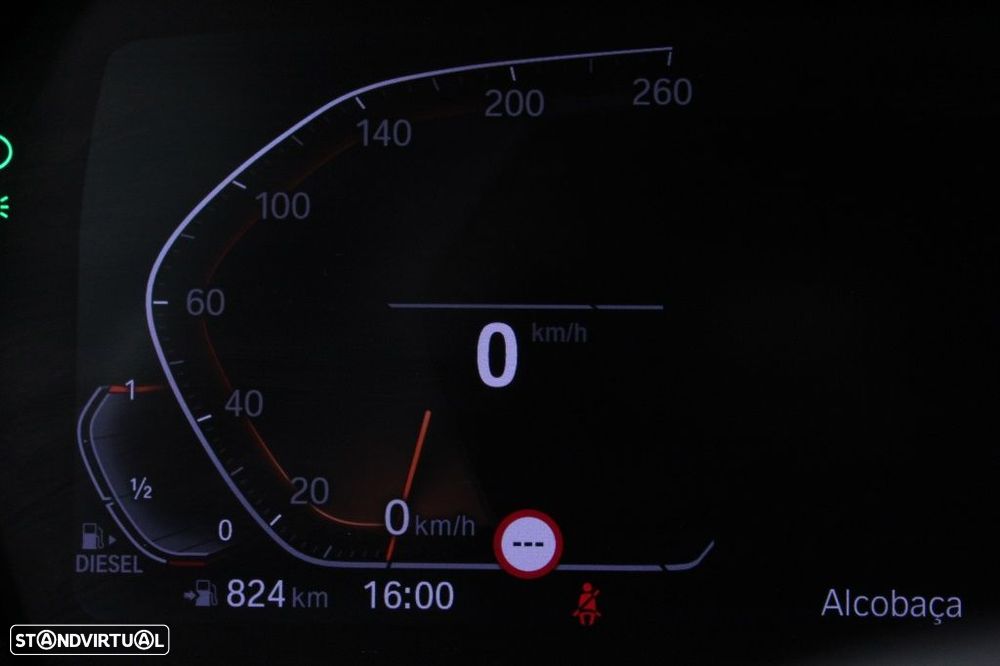 BMW 116 d Pack Desportivo M Auto - 27