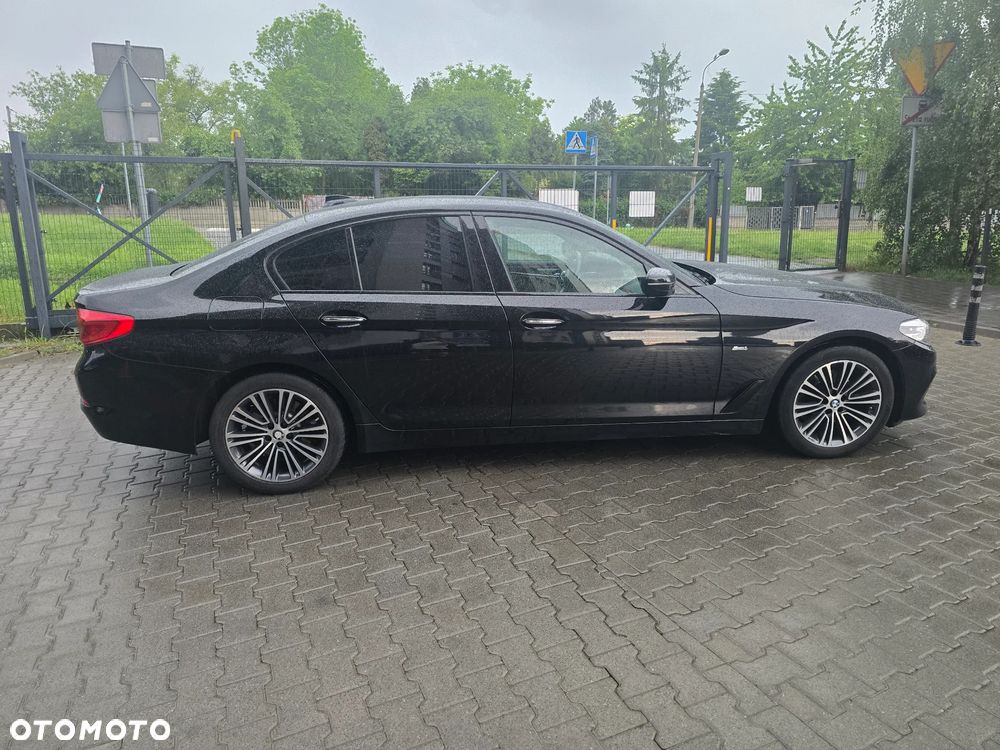 BMW Seria 5 520d xDrive Sport - 9