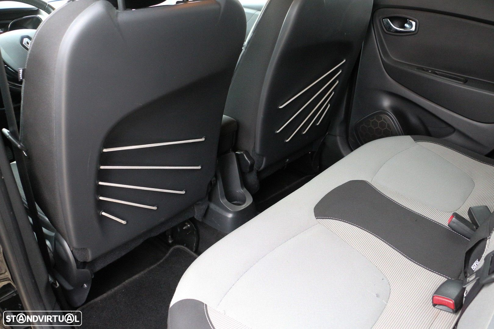 Renault Captur 1.5 dCi Exclusive - 18