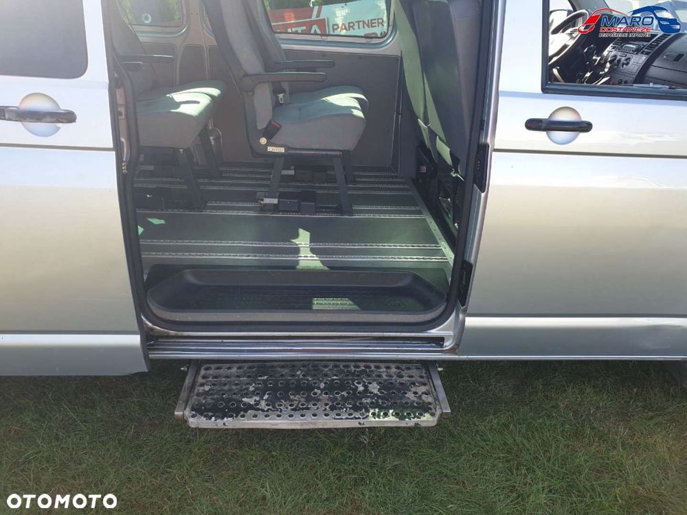 Volkswagen T5 LONG 9 OSÓB Z WINDĄ DLA NIEPEŁONSPRAWNYCH - 8
