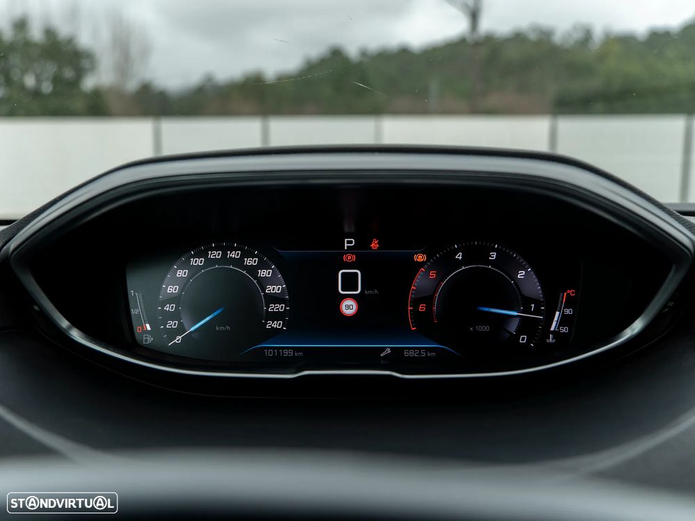 Peugeot 5008 1.5 BlueHDi Allure EAT8 - 13