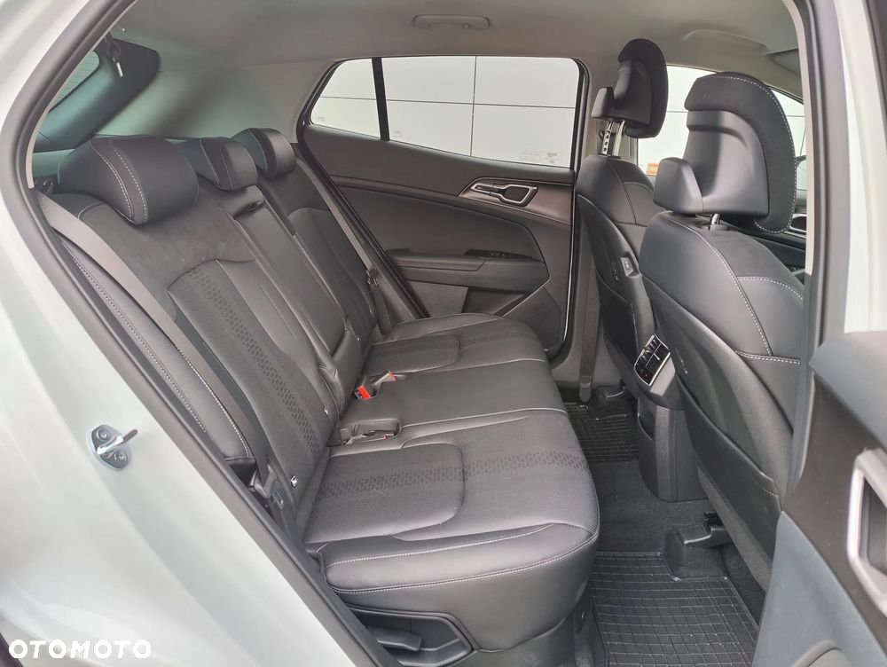 Kia Sportage 1.6 T-GDI HEV Business Line 2WD - 8