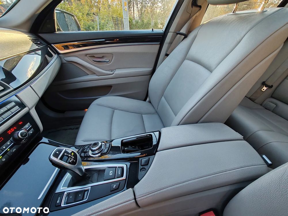 BMW Seria 5 520d Luxury Line - 21