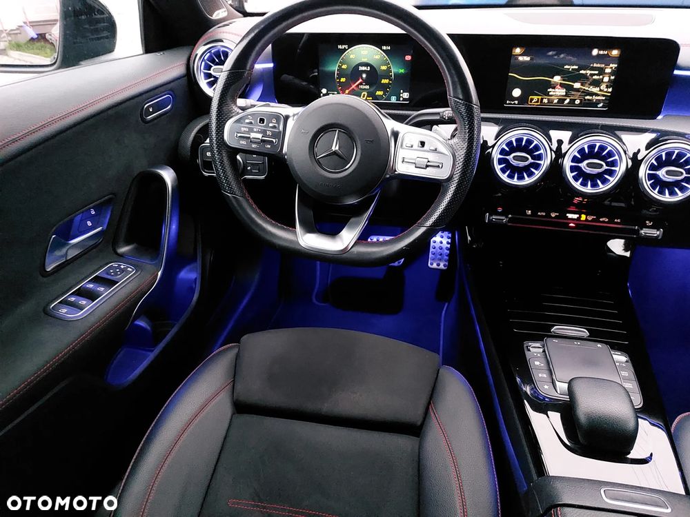 Mercedes-Benz CLA 200 Shooting Brake 7G-DCT AMG Line - 13