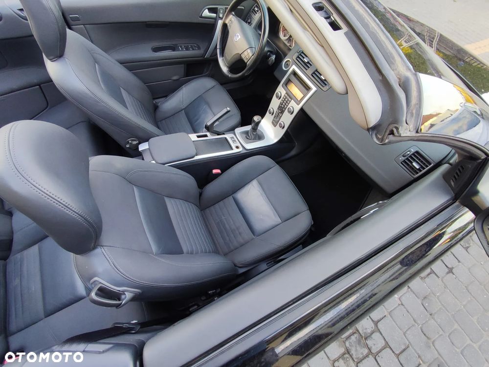 Volvo C70 D3 Momentum - 27