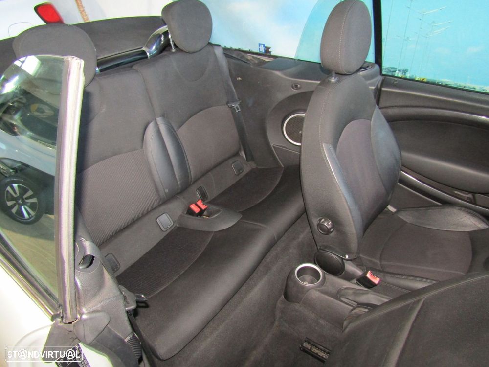 MINI Cabrio Cooper S - 17