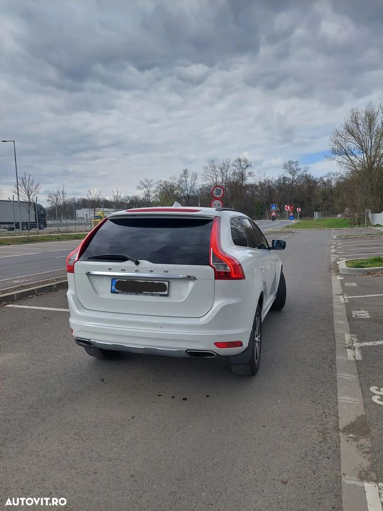 Volvo XC 60 D5AWD Momentum - 4